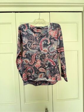 Lightweight long sleeved V- neck top paisley blue and pink